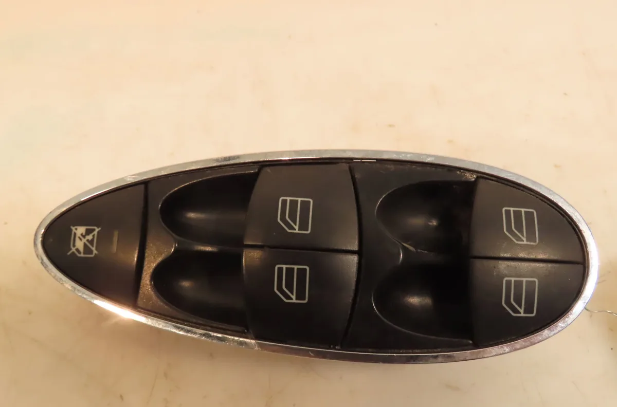 Commande lève-glace porte avant gauche Mercedes-benz CLS (C219) Cls 320 cdi (219.322) (2005-2010) occasion