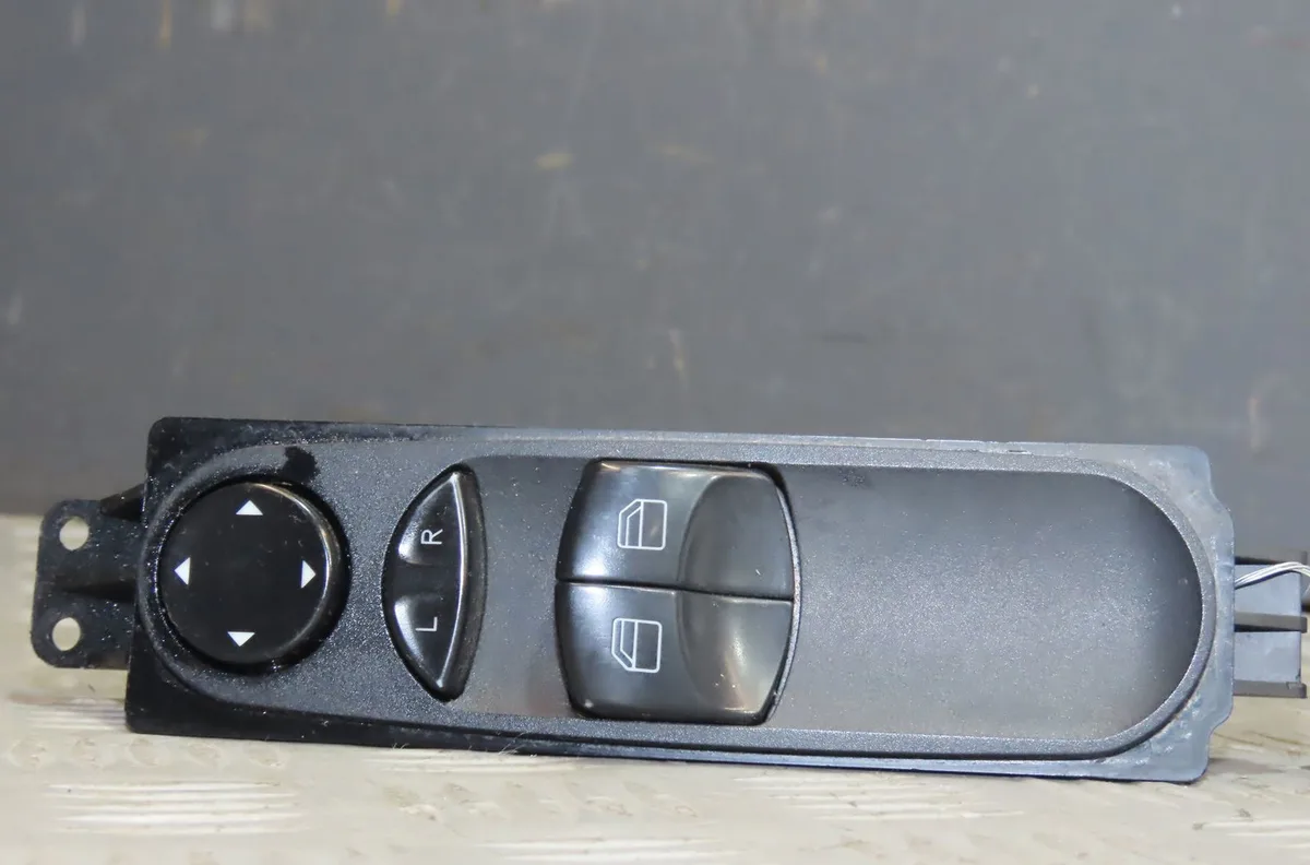 Commande lève-glace porte avant gauche Mercedes-benz SPRINTER 3,5-t Camionnette (B906) 315 cdi (906.631, 906.633, 906.635, 906.637) (2006-2009) occasion