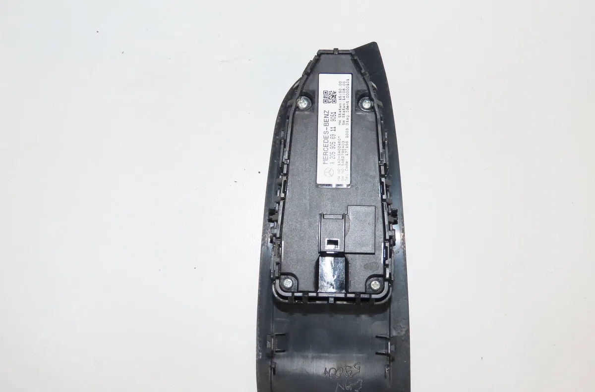 Commande lève-glace porte avant gauche Mercedes-benz VITO Camionnette (W447) 109 cdi (447.601, 447.603, 447.605) (2014) 