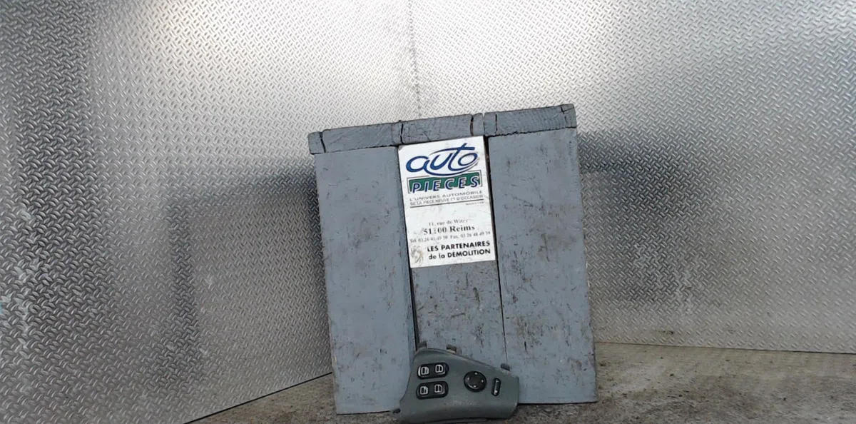 Commande lève-glace porte avant gauche MERCEDES SPRINTER 1 PHASE 2 occasion — photo 2