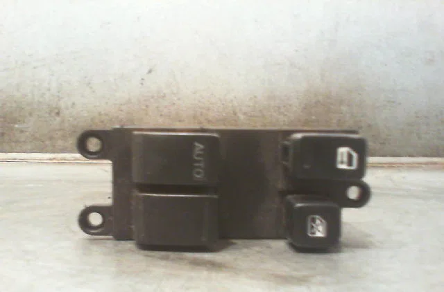 Commande lève-glace porte avant gauche NISSAN ALMERA 2003 occasion — photo 3