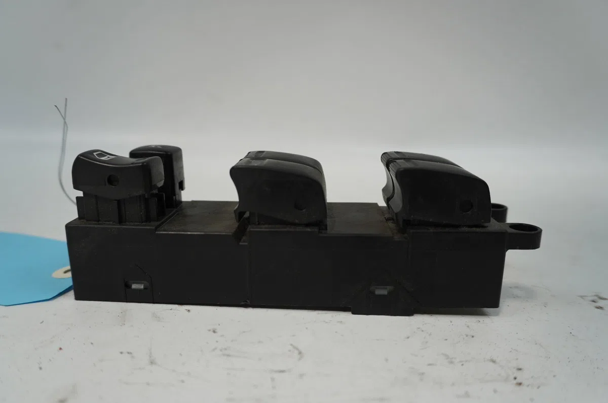 Commande lève-glace porte avant gauche Nissan ALMERA II Hatchback (N16) 1.8 (2000-2002) occasion