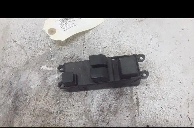 Commande lève-glace porte avant gauche Nissan MICRA II (K11) 1.0 i 16v (1992-2000) occasion — photo 4