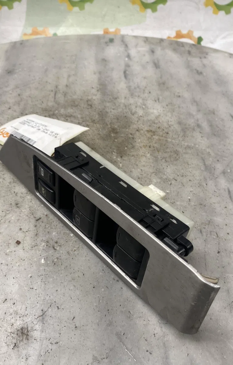 Commande lève-glace porte avant gauche NISSAN MURANO 1 occasion — photo 2