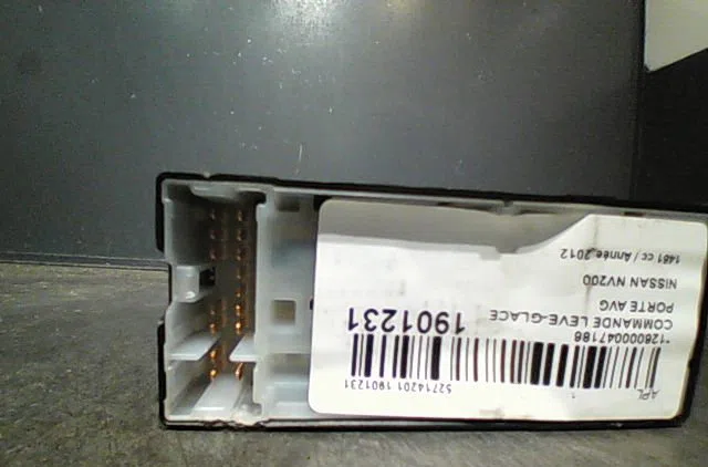 Commande lève-glace porte avant gauche Nissan NV200 Camionnette 1.5 dci 110 (m20, m20m) (2011) occasion — photo 2