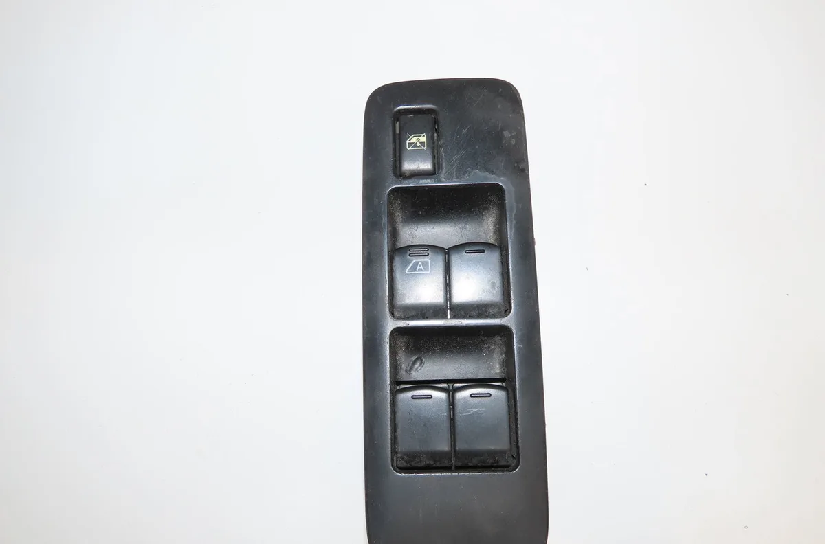 Commande lève-glace porte avant gauche Nissan QASHQAI - QASHQAI 2 I (J10, NJ10, JJ10E) 2.0 dci (2007-2013) occasion