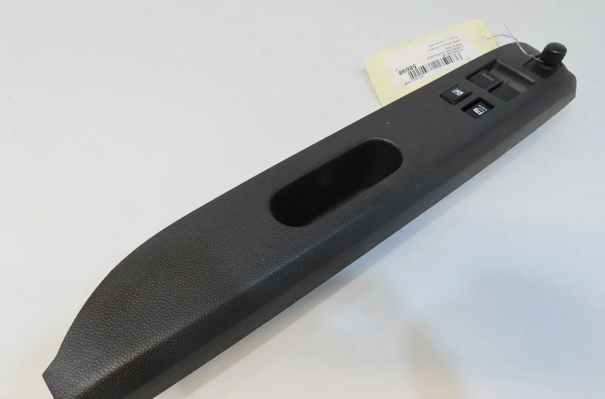 Commande lève-glace porte avant gauche Opel AGILA (B) (H08) 1.2 (f68) (2010-2014) occasion — photo 2