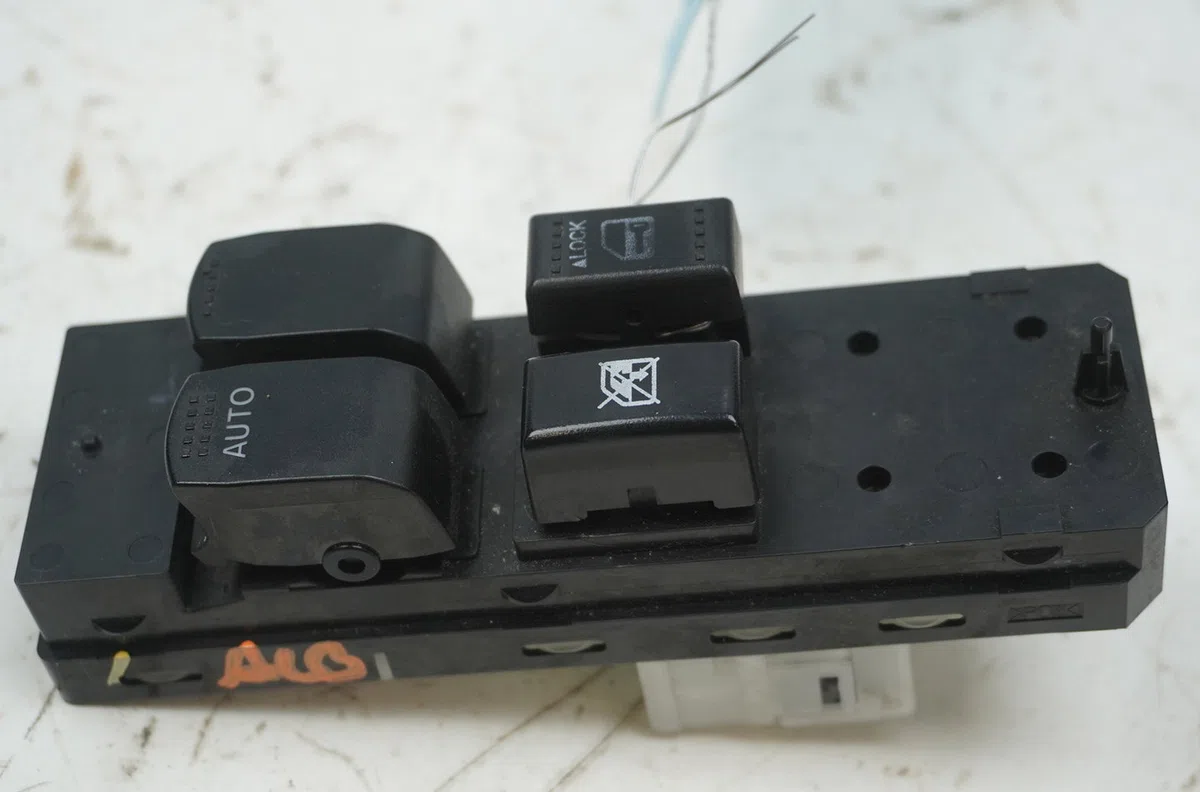Commande lève-glace porte avant gauche Opel AGILA (B) (H08) 1.3 cdti (f68) (2008-2010) 5 portes occasion