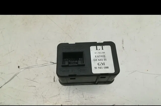 Commande lève-glace porte avant gauche Opel ASTRA G 3-5 portes (T98) 1.7 dti 16v (f08, f48) (2000-2005) occasion — photo 2