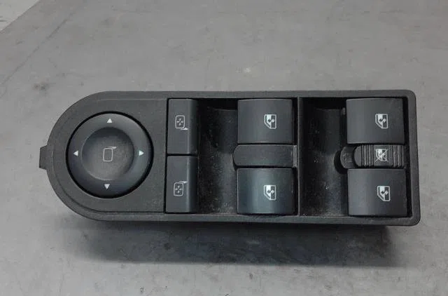 Commande lève-glace porte avant gauche Opel ASTRA H Break (A04) 1.9 cdti (l35) (2005-2010) occasion