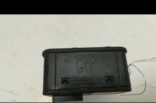Commande lève-glace porte avant gauche OPEL ASTRA I 2004 occasion — photo 3