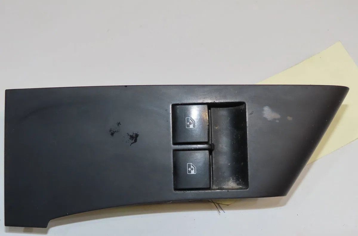 Commande lève-glace porte avant gauche Opel ASTRA J GTC 2.0 cdti (08) (2011-2015) occasion — photo 2