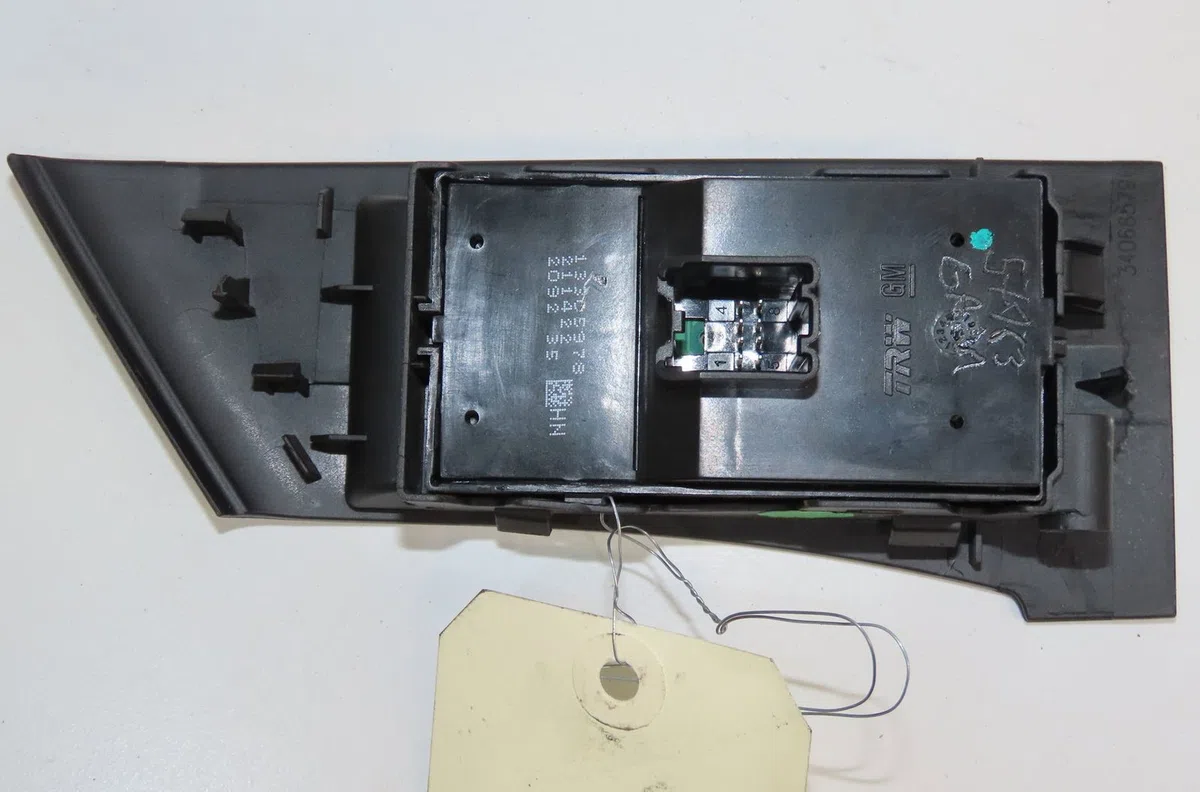 Commande lève-glace porte avant gauche Opel ASTRA J GTC 2.0 cdti (08) (2011-2015) occasion — photo 3