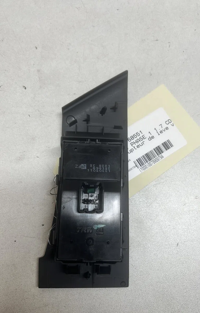 Commande lève-glace porte avant gauche Opel ASTRA J (P10) 1.7 cdti (68) (2009-2015) occasion — photo 3