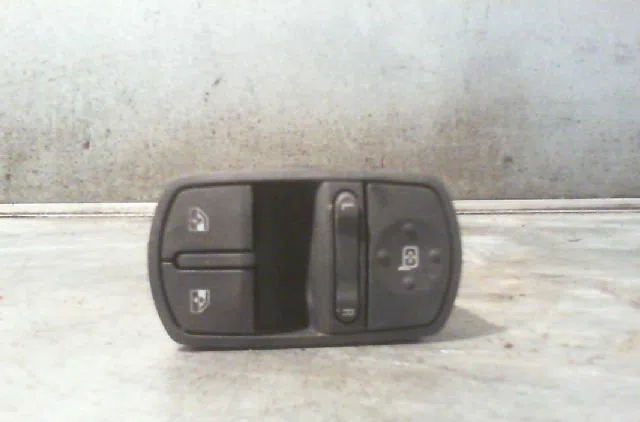Commande lève-glace porte avant gauche OPEL CORSA 2008 occasion — photo 3