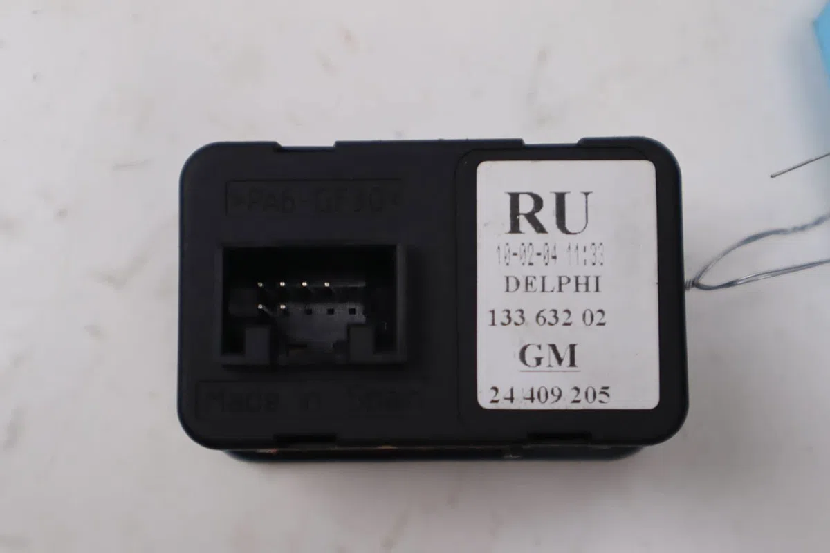 Commande lève-glace porte avant gauche Opel CORSA C (X01) 1.2 (f08, f68) (2000-2009) occasion — photo 2