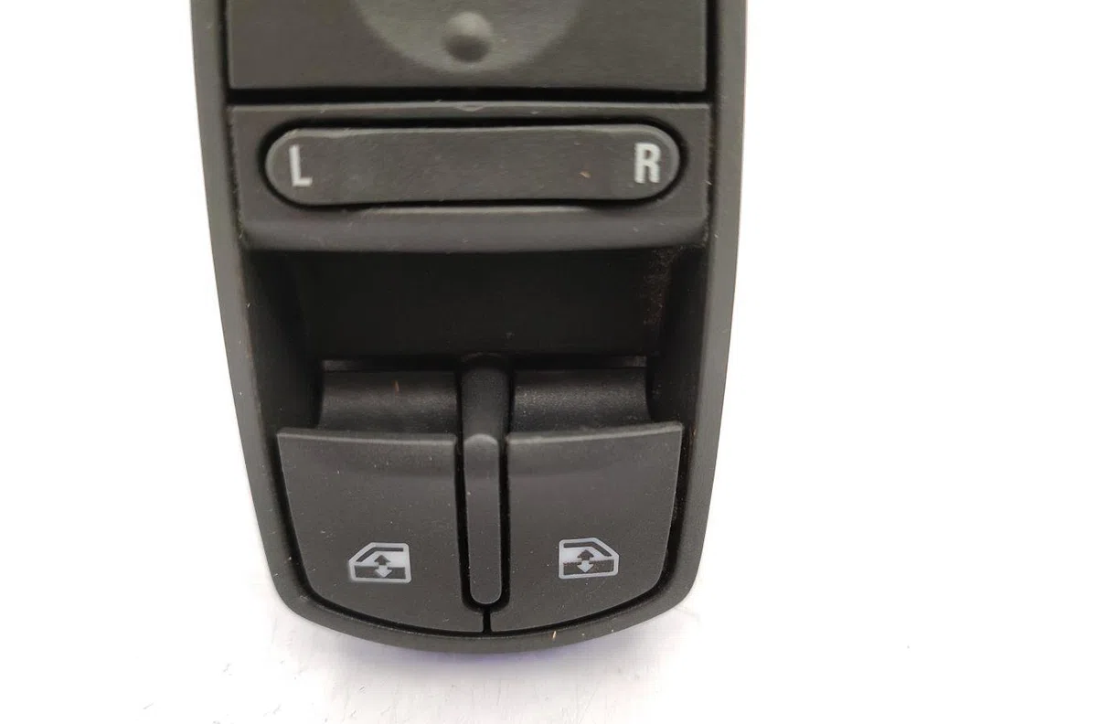 Commande lève-glace porte avant gauche OPEL CORSA D PHASE 2 occasion — photo 3