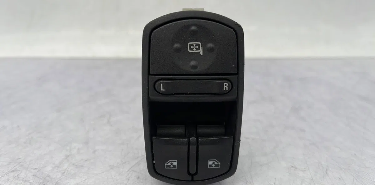 Commande lève-glace porte avant gauche OPEL CORSA E occasion