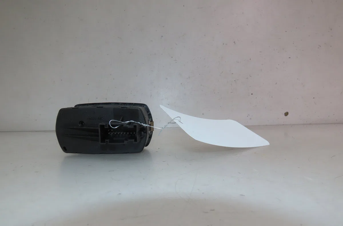 Commande lève-glace porte avant gauche Opel CORSA E (X15) 1.4 (08, 68) (2014) occasion — photo 2