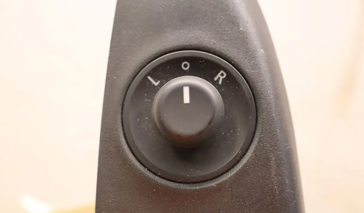 Commande lève-glace porte avant gauche Opel KARL (C16) 1.0 (2015-2018) occasion — photo 2