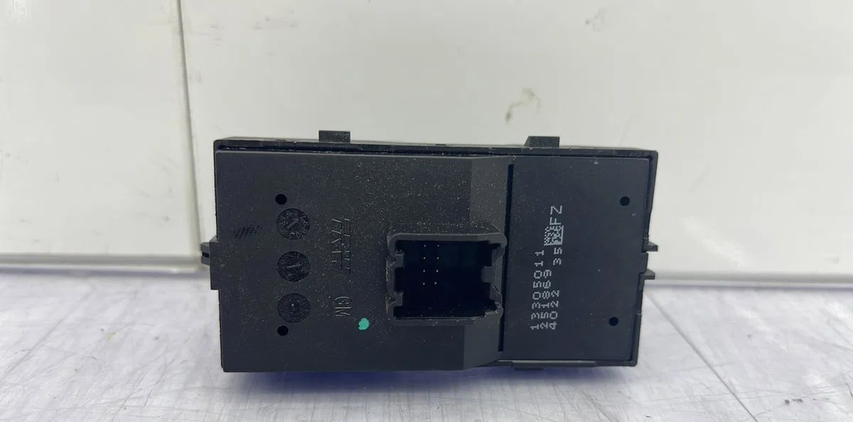 Commande lève-glace porte avant gauche OPEL MERIVA B PHASE 1 occasion — photo 4
