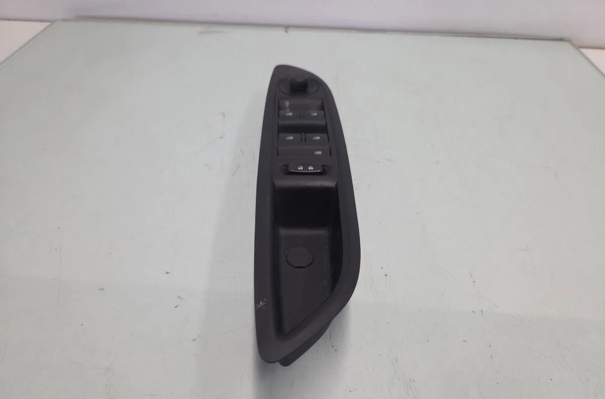 Commande lève-glace porte avant gauche OPEL MOKKA 1 PHASE 2 occasion — photo 2