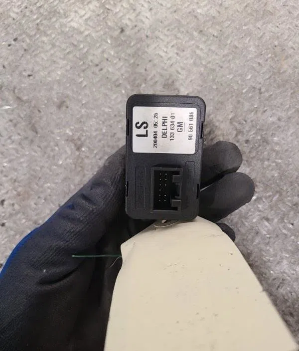 Commande lève-glace porte avant gauche OPEL ZAFIRA A  ZAFIRA A PHASE 2 occasion — photo 2