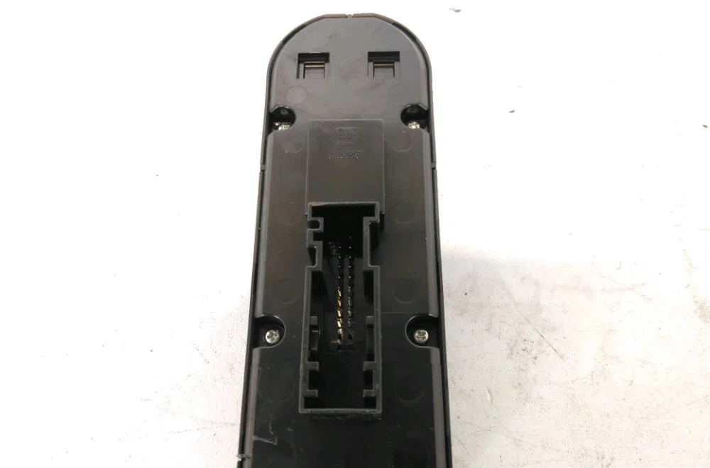 Commande lève-glace porte avant gauche Opel ZAFIRA - ZAFIRA FAMILY B (A05) 1.9 cdti (m75) (2005-2015) 5 portes occasion — photo 2