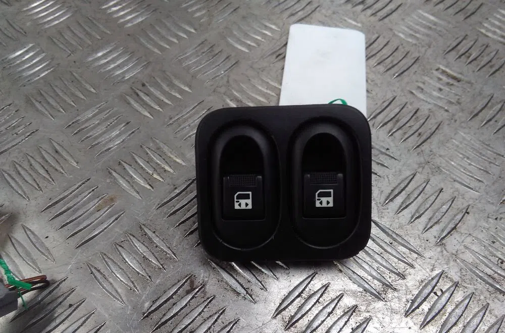 Commande lève-glace porte avant gauche Peugeot 1007 (KM_) 1.6 hdi (2007) occasion — photo 2
