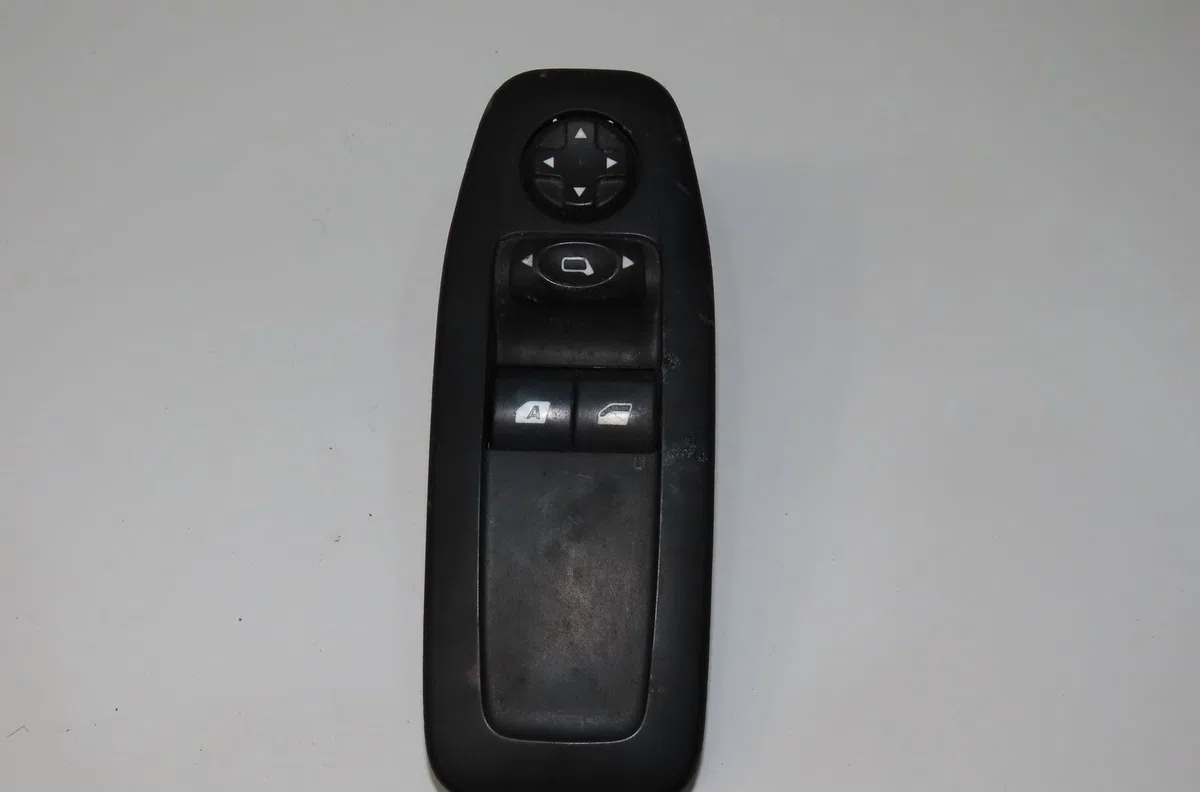 Commande lève-glace porte avant gauche Peugeot 2008 I (CU_) 1.2 vti (2013-2018) occasion