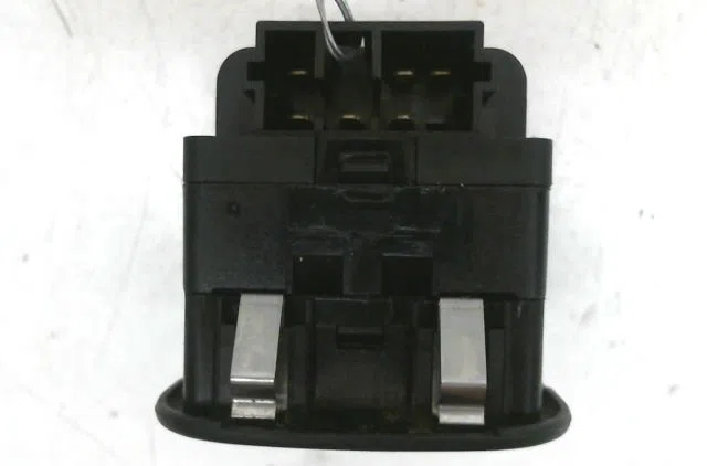 Commande lève-glace porte avant gauche Peugeot 206 3-5 portes (2A-C) 1.4 hdi eco 70 (2001-2009) 5 portes occasion — photo 2