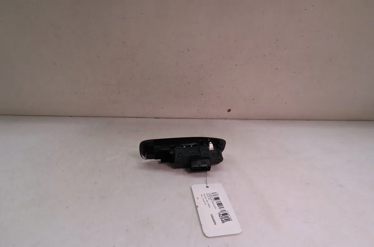 Commande lève-glace porte avant gauche Peugeot 208 I (CA_, CC_) 1.5 bluehdi 100 (2018) occasion — photo 2