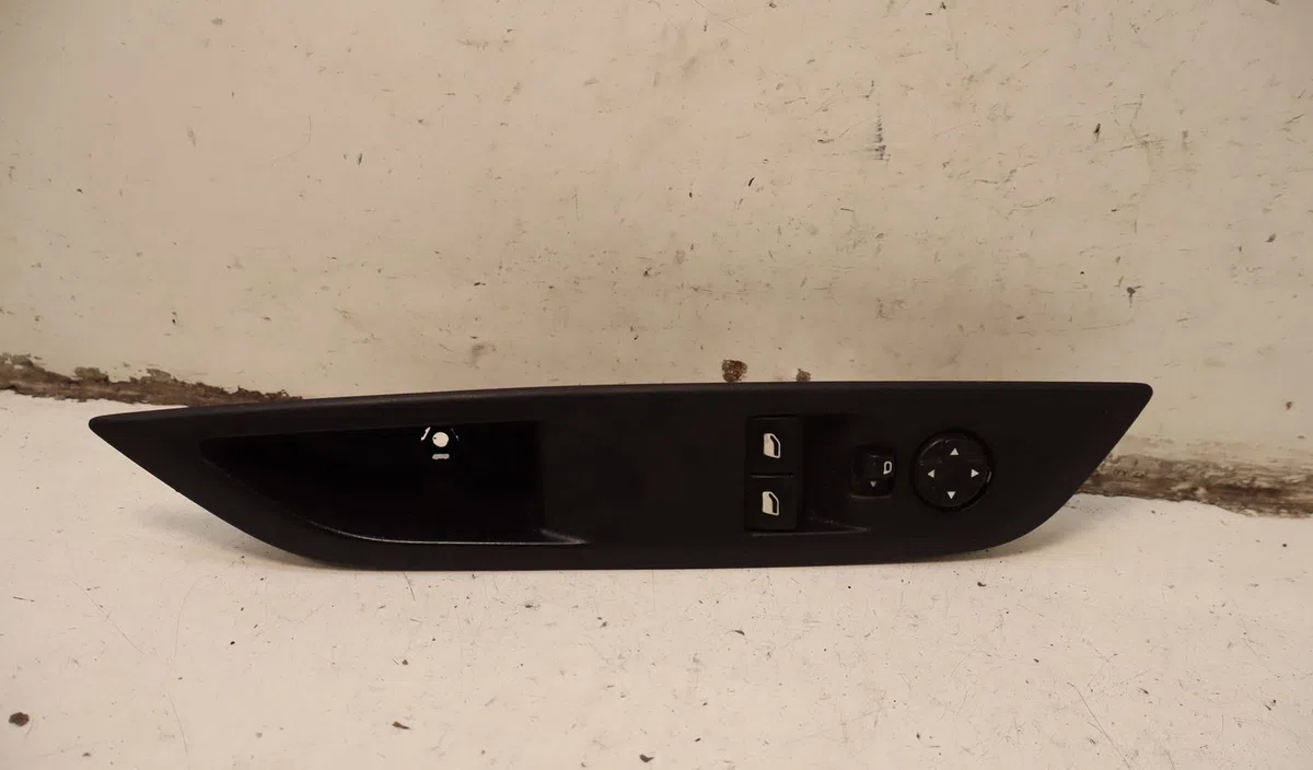 Commande lève-glace porte avant gauche Peugeot 208 II (UB_, UP_, UW_, UJ_) 1.5 bluehdi 100 (2019) occasion