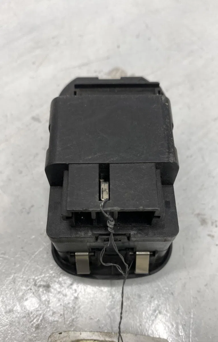 Commande lève-glace porte avant gauche Peugeot 306 3-5 portes (7A, 7C, N3, N5) 1.9 d (1994-2001) occasion