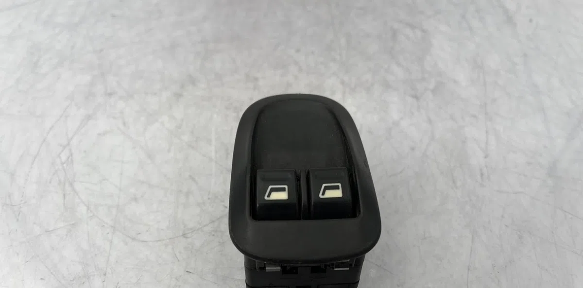 Commande lève-glace porte avant gauche PEUGEOT 306 PHASE 2 occasion — photo 3