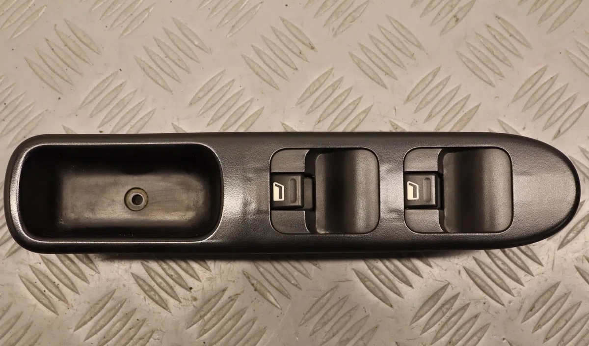Commande lève-glace porte avant gauche Peugeot 307 (3A-C) 1.6 hdi 110 (2004-2009) 5 portes occasion