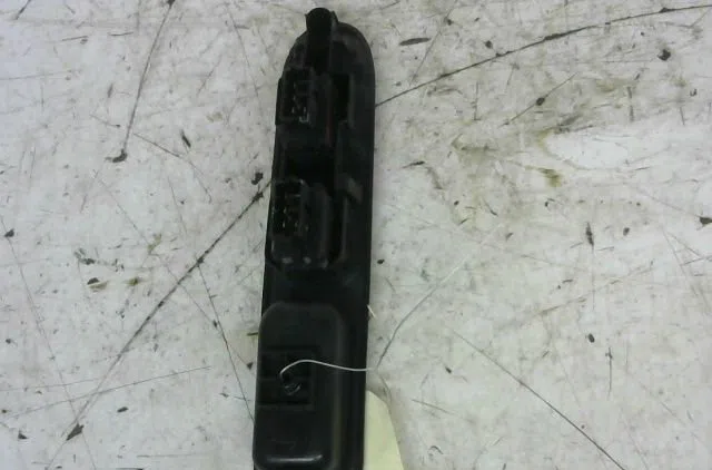 Commande lève-glace porte avant gauche Peugeot 307 Break (3E) 2.0 hdi 90 (2002-2008) occasion
