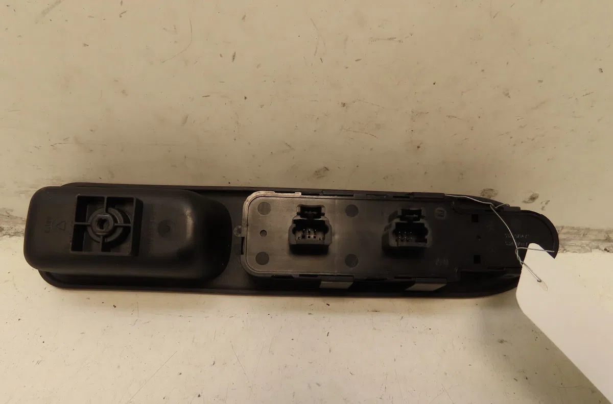 Commande lève-glace porte avant gauche Peugeot 307 CC (3B) 2.0 16v (2003-2005) 2 portes occasion