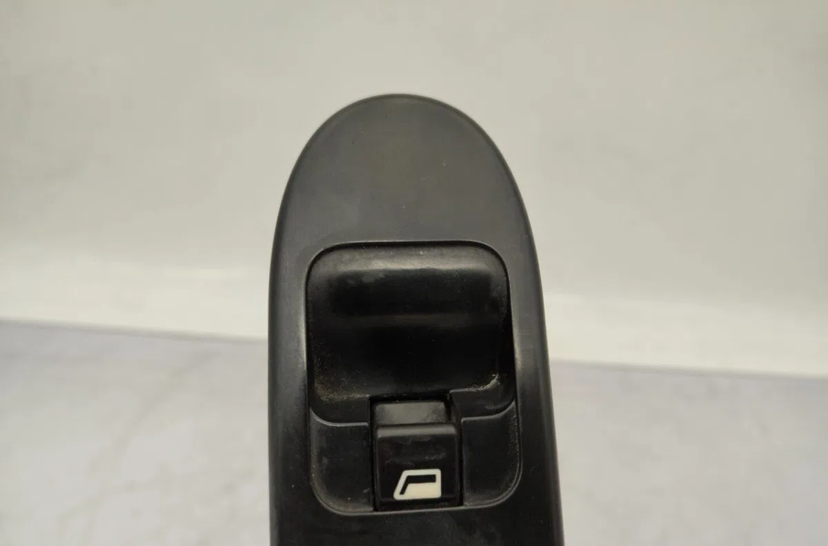 Commande lève-glace porte avant gauche PEUGEOT 307 PHASE 1 occasion