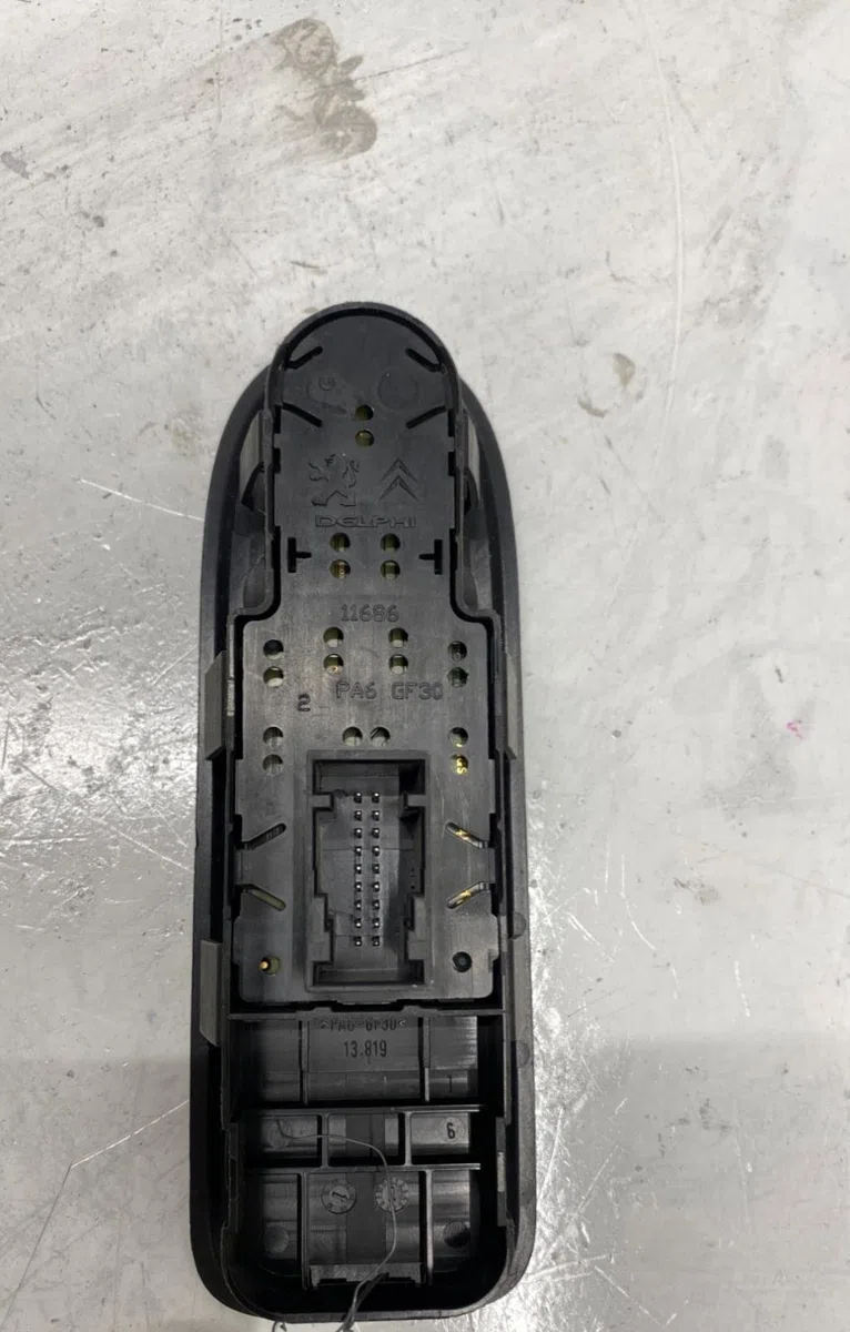 Commande lève-glace porte avant gauche Peugeot 308 I (4A_, 4C_) 1.6 hdi (2007-2014) 5 portes occasion