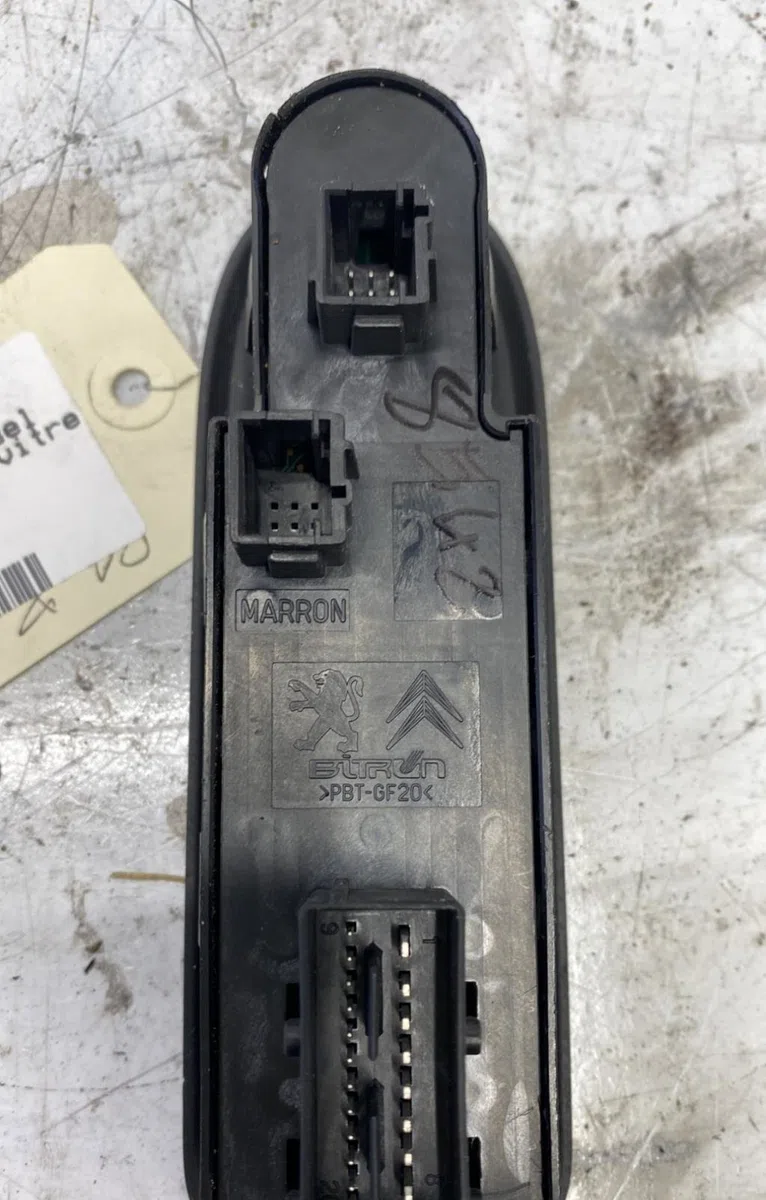 Commande lève-glace porte avant gauche Peugeot 308 I (4A_, 4C_) 1.6 hdi (2007-2014) 5 portes occasion
