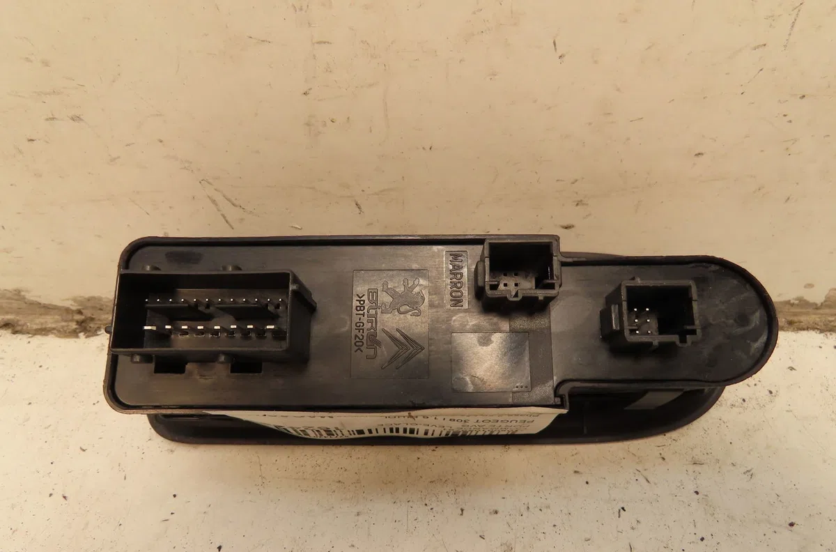 Commande lève-glace porte avant gauche Peugeot 308 SW I (4E_, 4H_) 1.6 hdi (2009-2014) occasion — photo 2