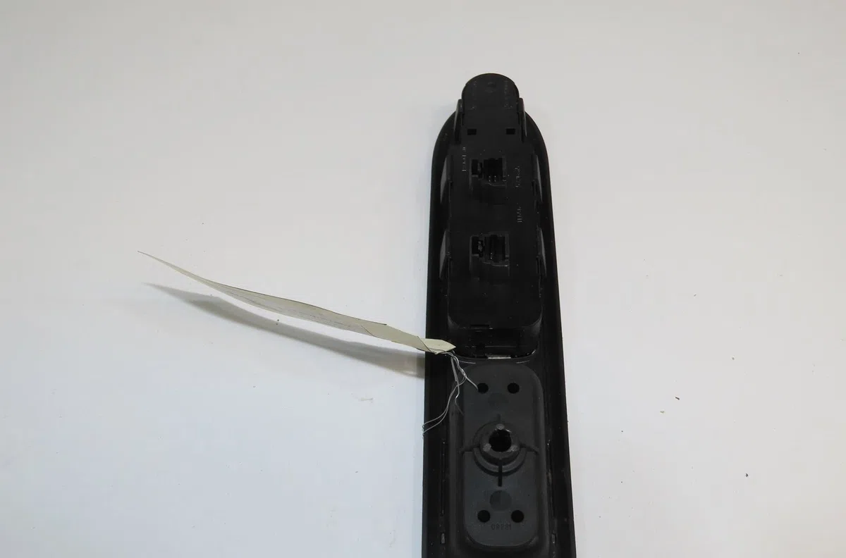 Commande lève-glace porte avant gauche Peugeot 407 (6D_) 1.6 hdi 110 (6d9hzc, 6d9hyc) (2004-2010) occasion — photo 2