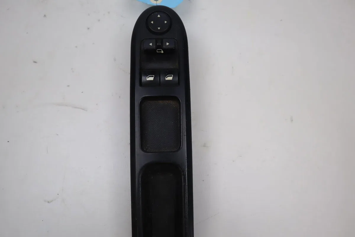 Commande lève-glace porte avant gauche Peugeot 407 (6D_) 2.0 hdi 135 (6drhrh, 6drhre, 6drhrg, 6drhrj) (2004-2010) 4 port