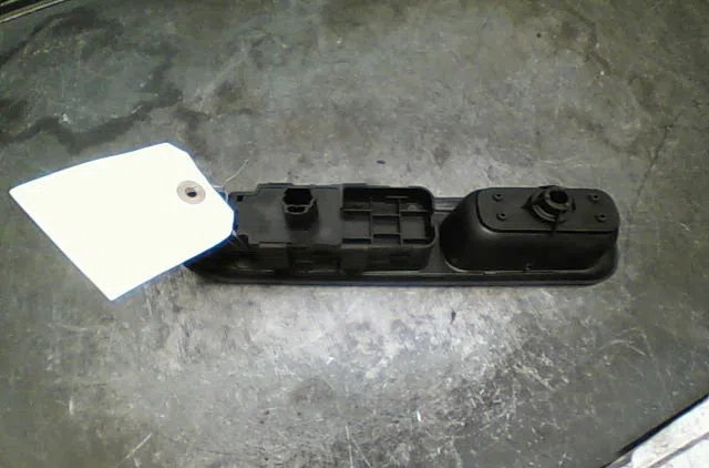 Commande lève-glace porte avant gauche Peugeot 407 SW (6E_) 1.6 hdi 110 (2004-2010) 5 portes occasion — photo 2