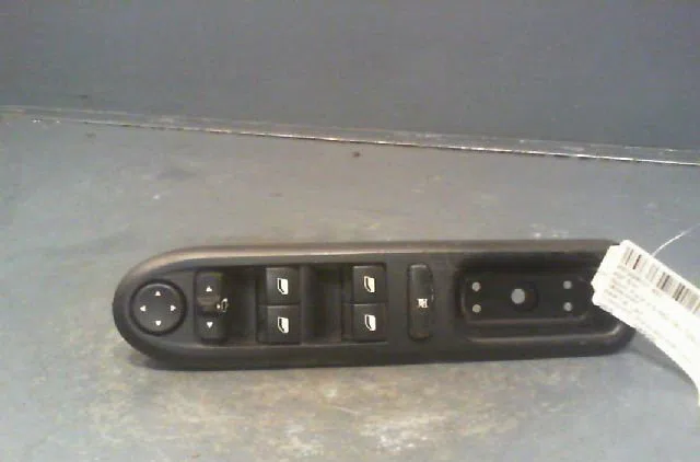 Commande lève-glace porte avant gauche Peugeot 407 SW (6E_) 2.0 hdi 135 (2004-2010) occasion