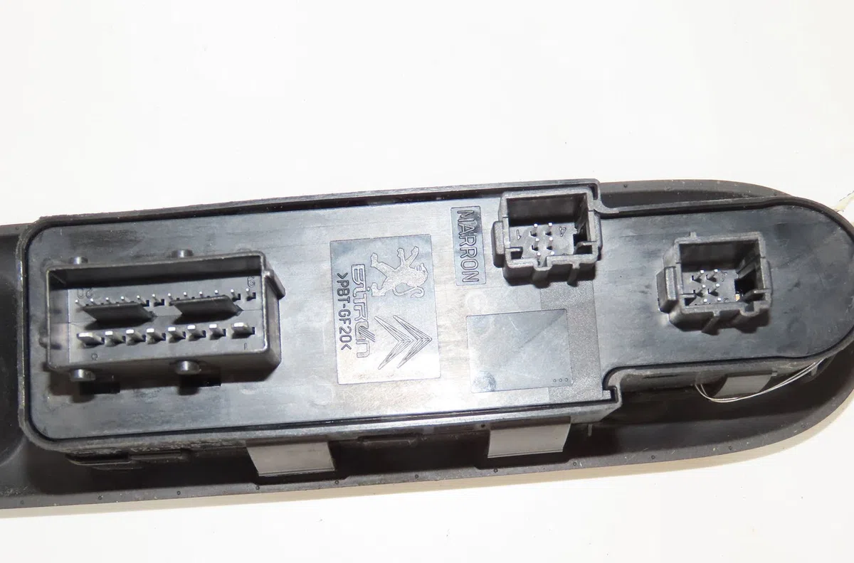 Commande lève-glace porte avant gauche Peugeot 5008 (0U_, 0E_) 1.6 hdi (2010-2017) occasion — photo 2