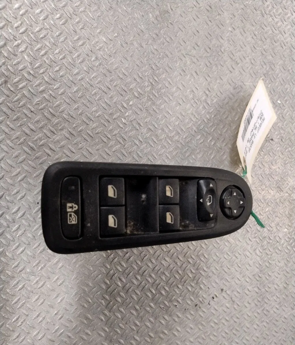 Commande lève-glace porte avant gauche PEUGEOT 508 1 SW  508 1 SW PHASE 1 BREAK occasion — photo 2