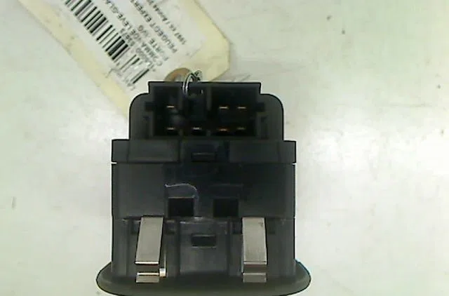Commande lève-glace porte avant gauche Peugeot EXPERT Camionnette (222) 2.0 hdi (2000-2006) occasion — photo 2