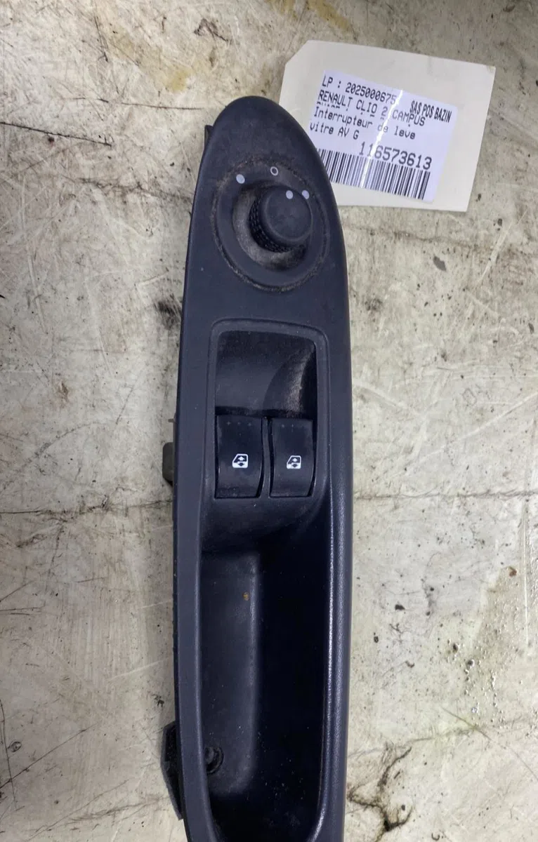 Commande lève-glace porte avant gauche RENAULT CLIO 2 CAMPUS PHASE 1 occasion — photo 2